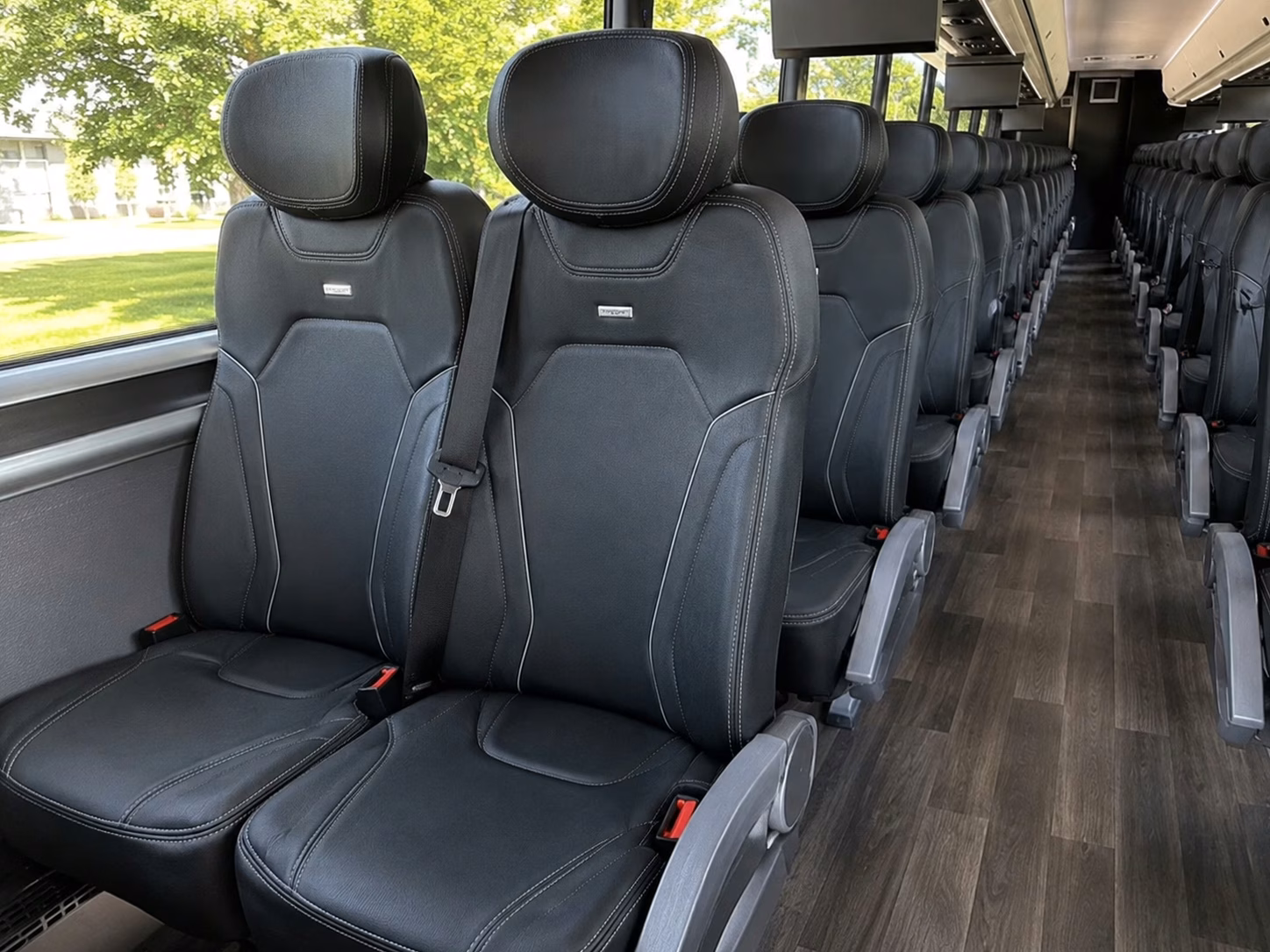 livonia wedding guest transportation from dtw airport