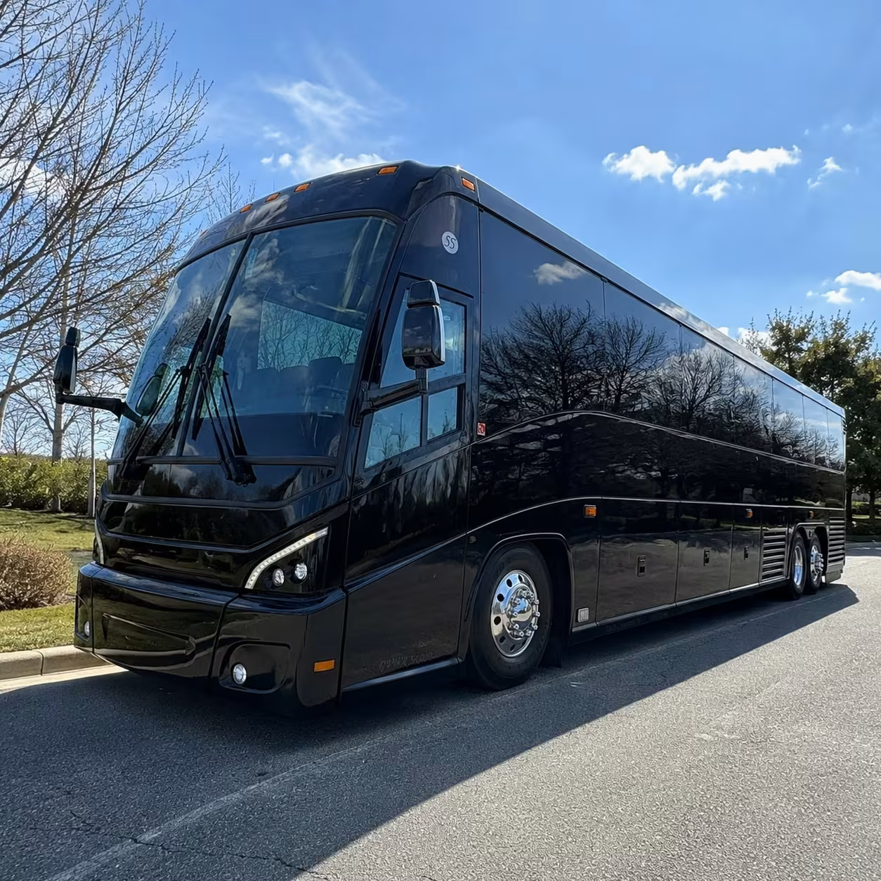multi stop livonia charter bus rentals to detroit metro airport